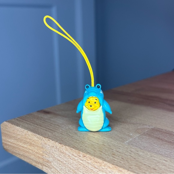 Winnie The Pooh “Peek a Pooh” Gator - Picture 1 of 3